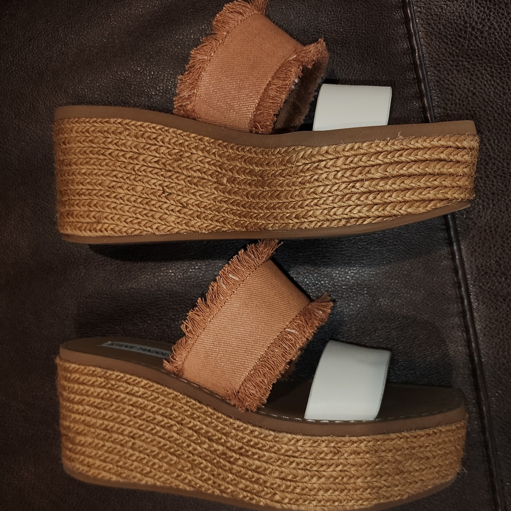 Steve Madden Tan Wedges Worn Once - Picture 3 of 6